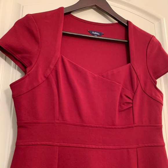 Red Knee-Length Dress - Perfect for All Occasions! - Picture 2 of 4